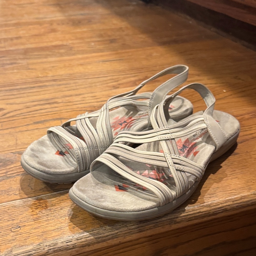 Sketchers Memory Foam sole elastic strap sandals size 11